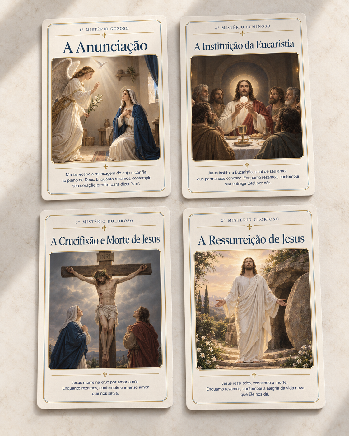 Quatro cartas ilustradas do Meu Primeiro Terço representando diferentes Mistérios do Santo Terço.
